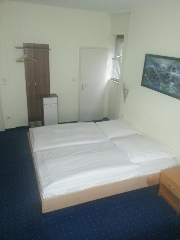 Hotelgarni Frankfurt Frankfurt nad Menem Pokój zdjęcie